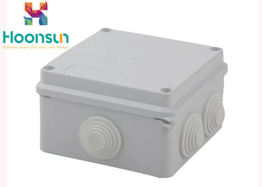 IP65 Putih Tahan Air Kotak Persimpangan Kabel Gland 100 * 100 * 70 Ukuran Dengan PVC Stopper